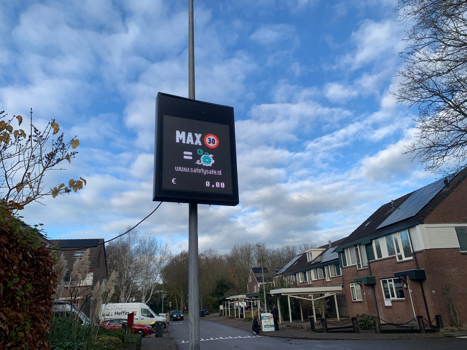 Safety -Safe flitspaal aan het werk