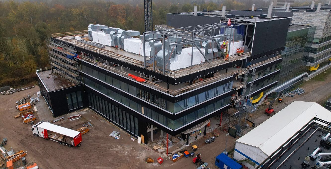 Bouw laatste deel Feringa Building bereikt hoogste punt
