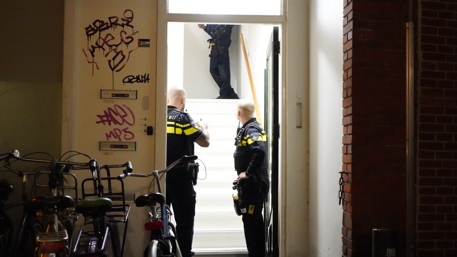 Hulpdiensten naar woning aan Lutkenieuwstraat na melding steekpartij