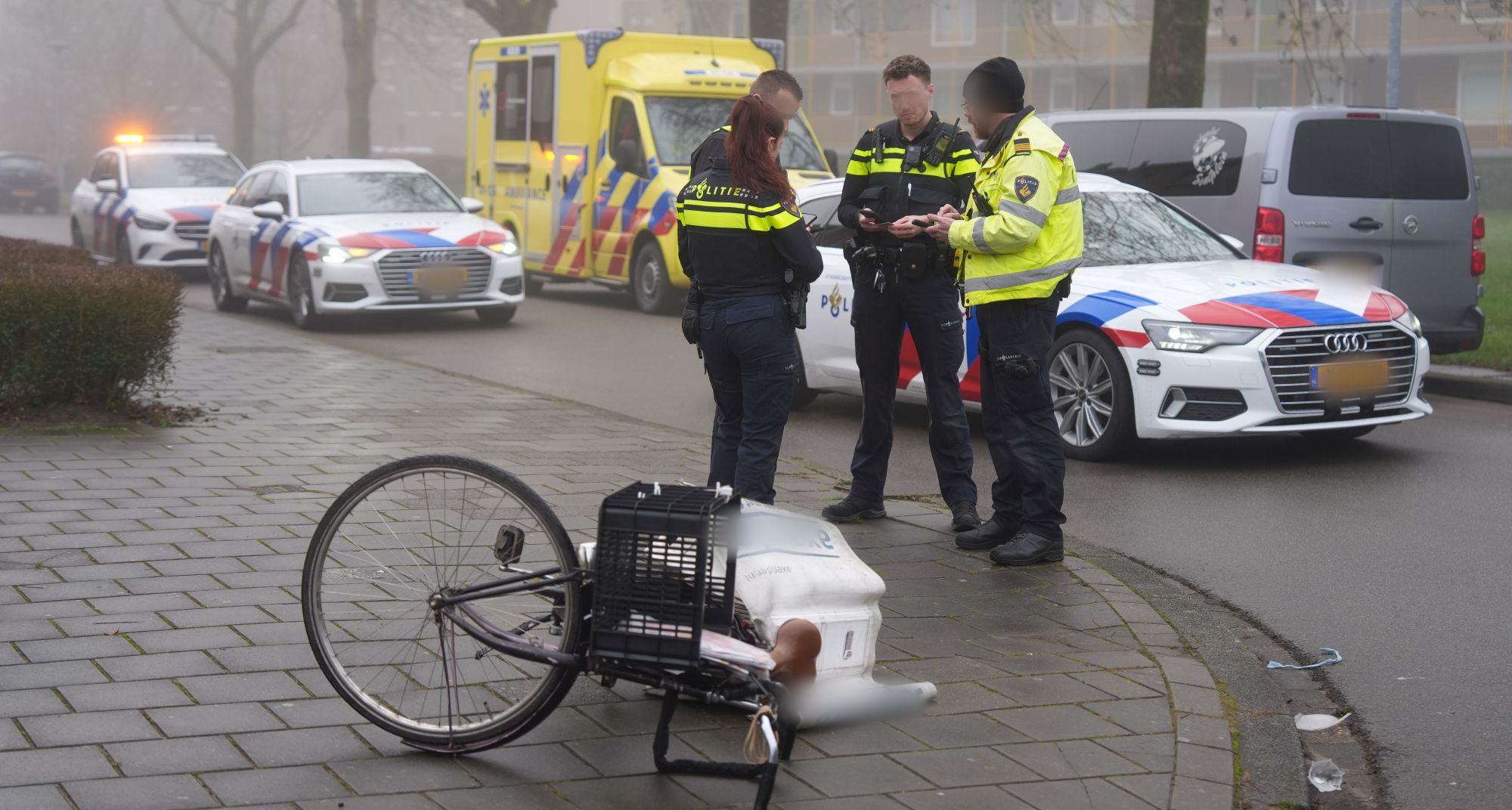 Fietsbezorger gewond door aanrijding in Corpus den Hoorn
