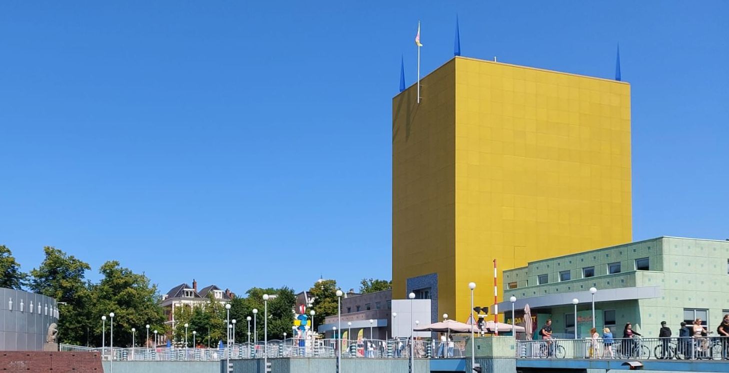 Coalitiepartijen bezorgd over problemen bij Groninger Museum: ‘Geen noodgrepen en tijdelijke oplossi