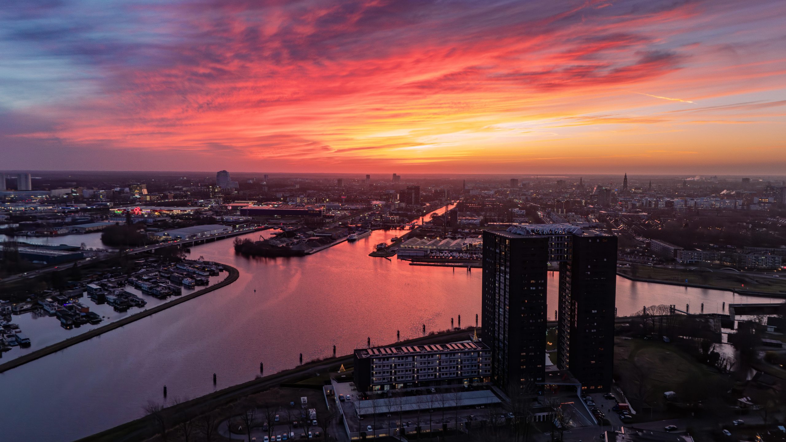 Overwegend bewolkt weekend met spatje regen; Kerst wordt niet wit, maar wel koud