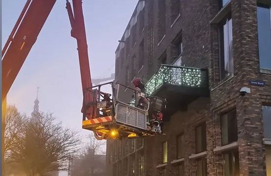 Brandweer controleert pand Vindicat vanwege brandalarm