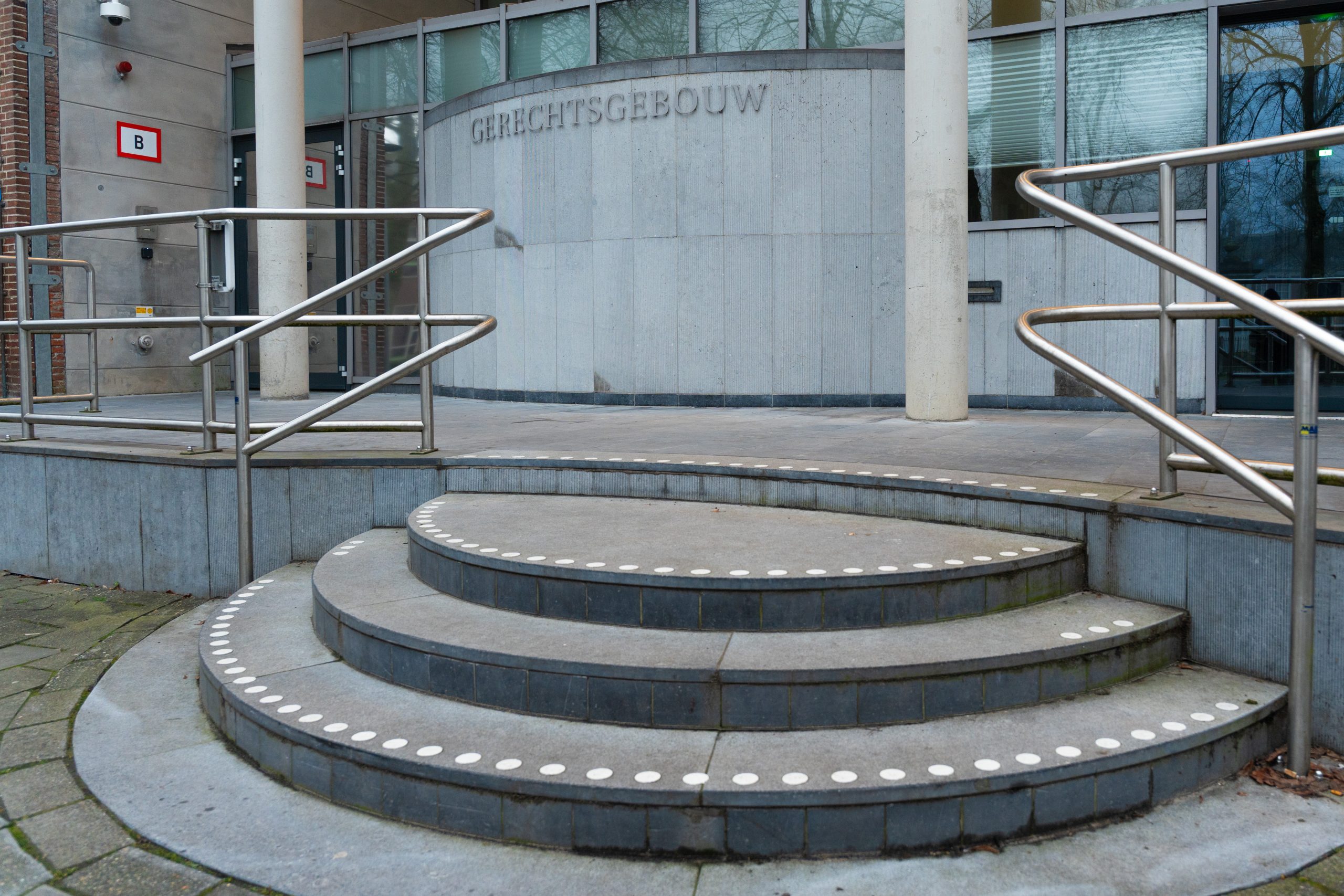 Twintig maanden cel en jeugd-tbs voor Stadjer (19) na geweld, bedreiging en drugsbezit