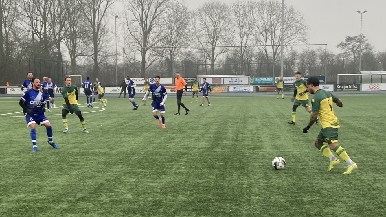 Groen Geel wint ongelijke strijd tegen VVG, Amicitia wint topper