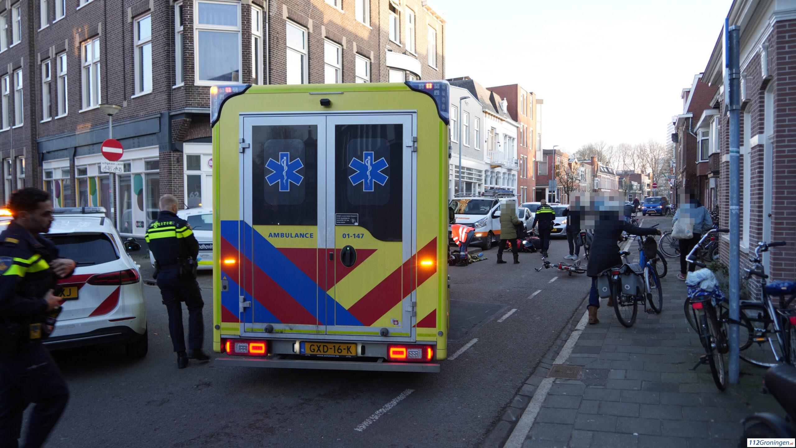 Scooterrijder gewond bij aanrijding Oosterweg