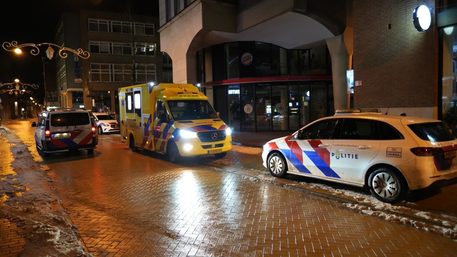Slachtoffer steekpartij Zwanestraat is 22-jarige Stadjer, politie vraagt tips en camerabeelden