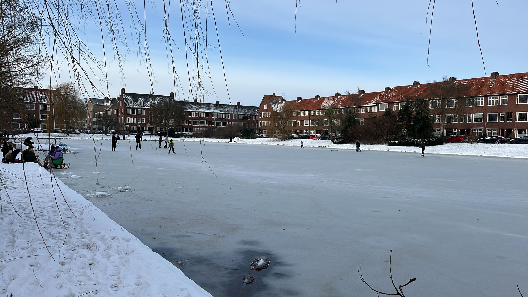 Koude nacht leidt op verschillende plekken tot schaatsplezier