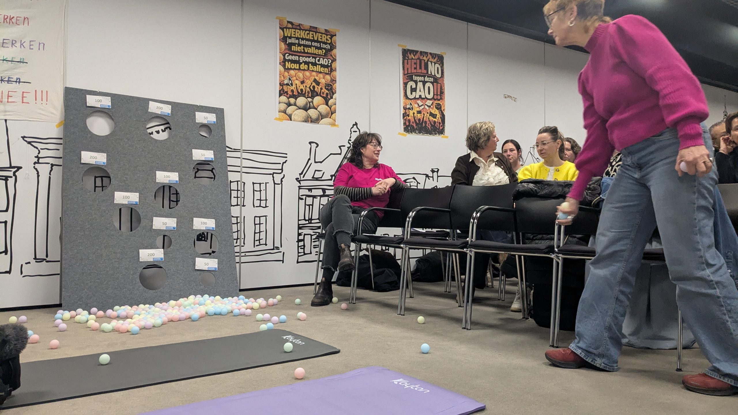 Meer dan 100 jeugdzorgmedewerkers staken in Groningen en Friesland