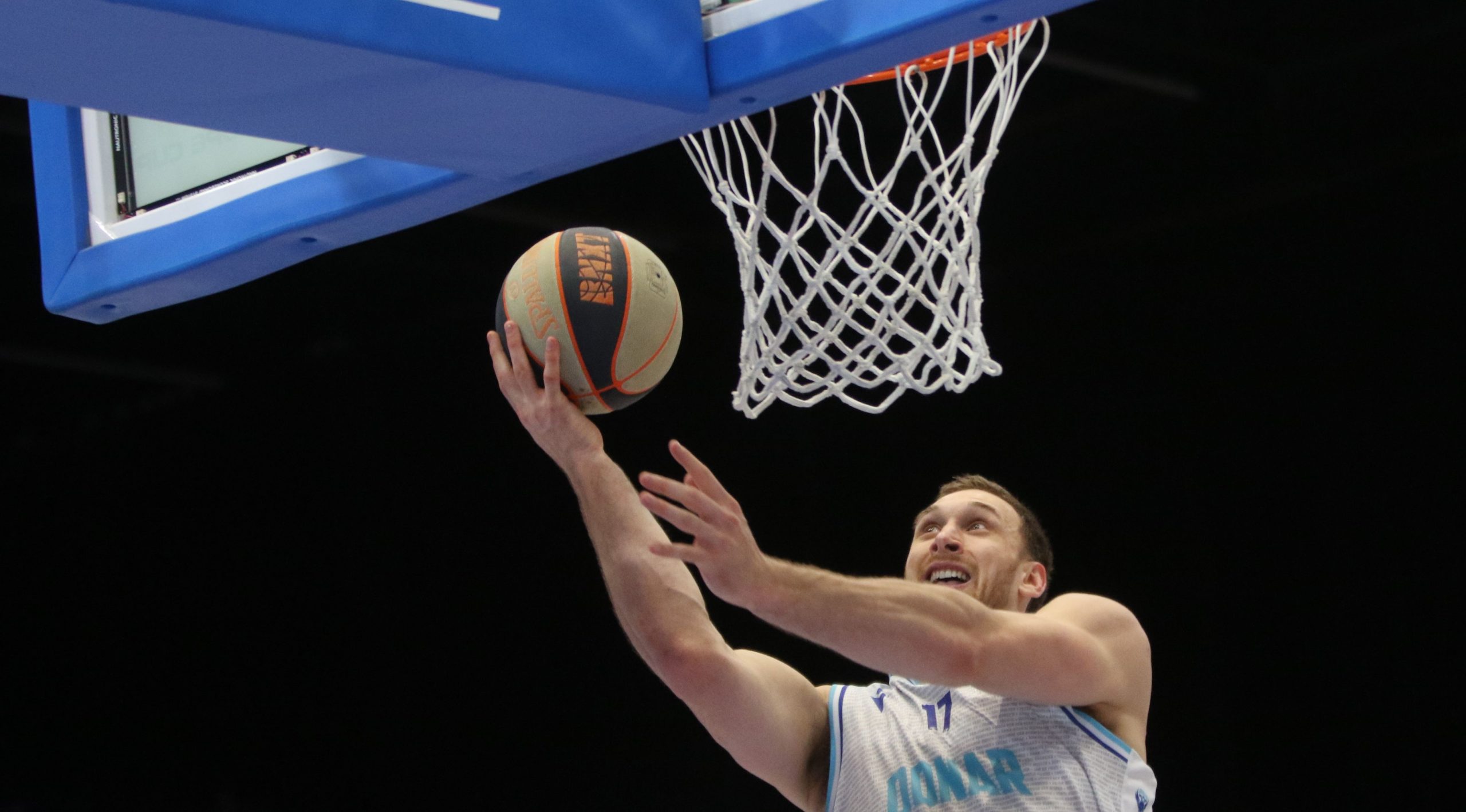 Donar zet streep door wedstrijd in Leeuwarden in verband met verwachte ijzel