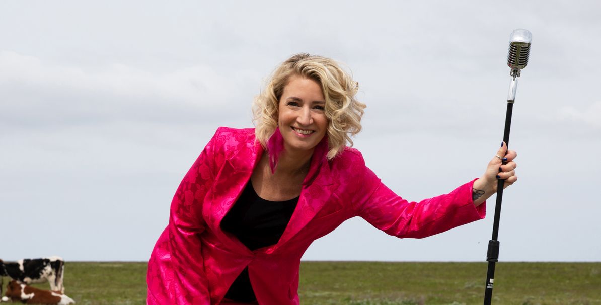 ‘Licht en verbinding’ in de Oosterkerk: 175 Groningers zingen met Janneke Jager voor het goede doel