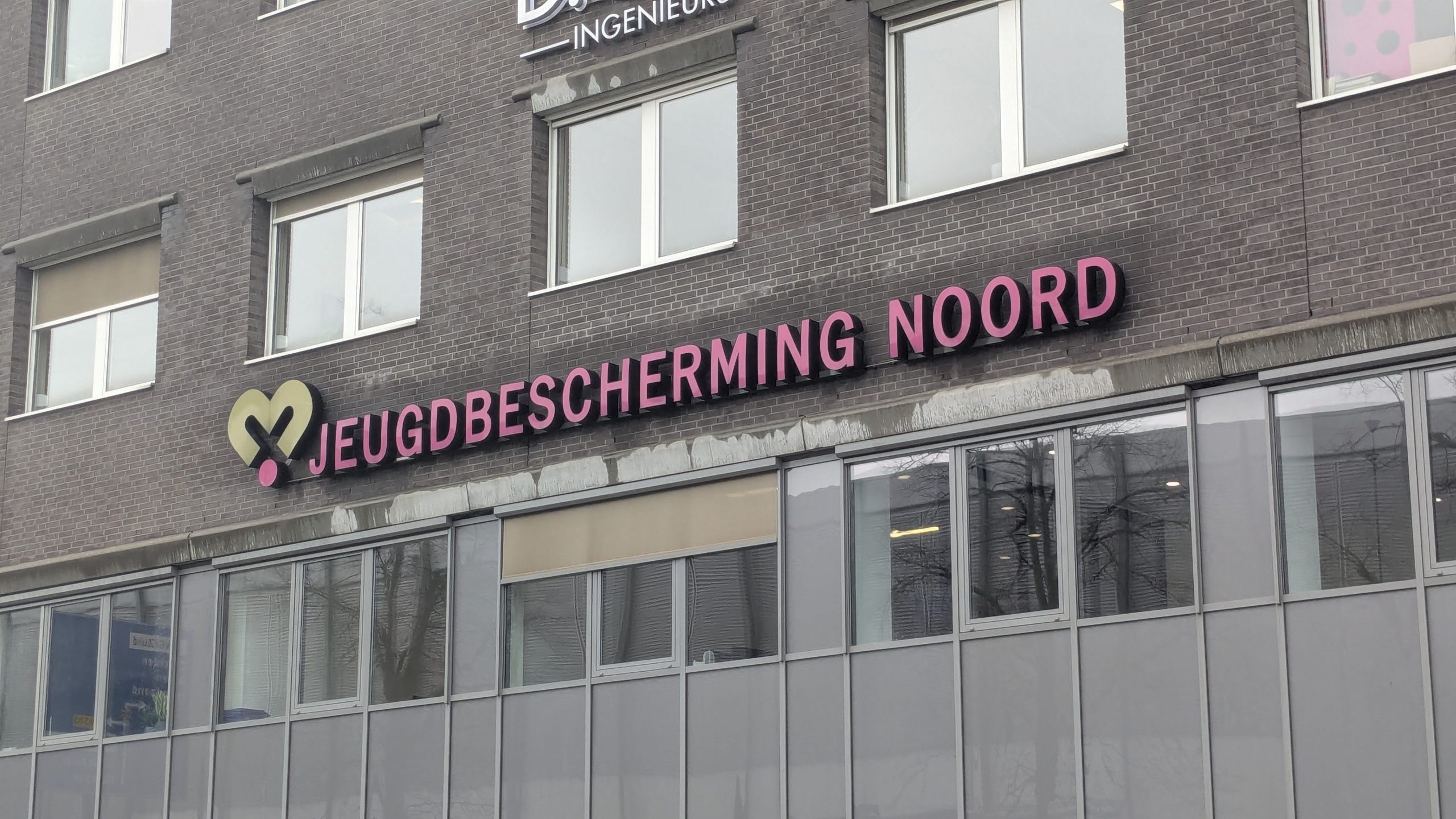 Stadspartij vraagt opheldering over 13-jarige in vakantiehuisje: “Onwettig en onveilig”