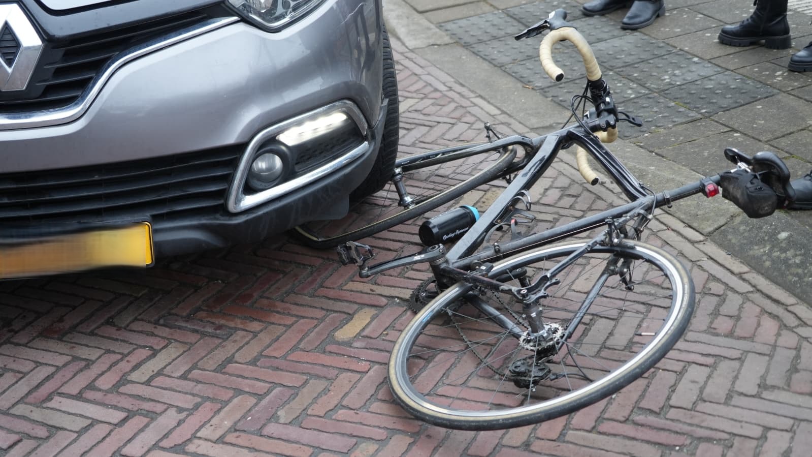 Fietser gewond bij verkeersongeluk op Bedumerweg
