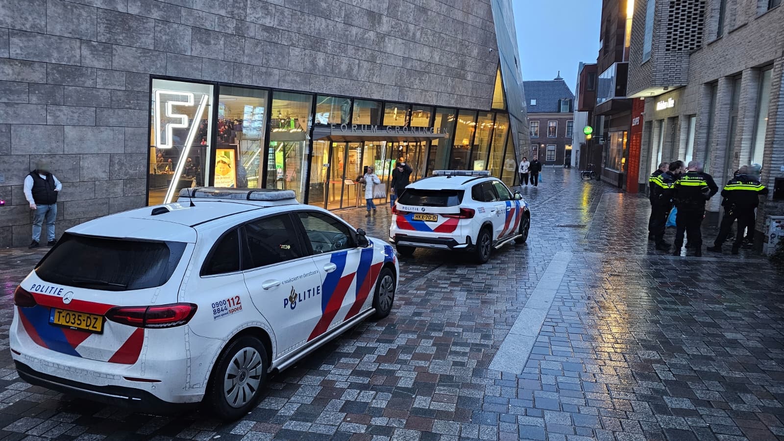 Winkeldieven verstoppen buit in Forum Groningen: duo op Nieuwe Markt aangehouden