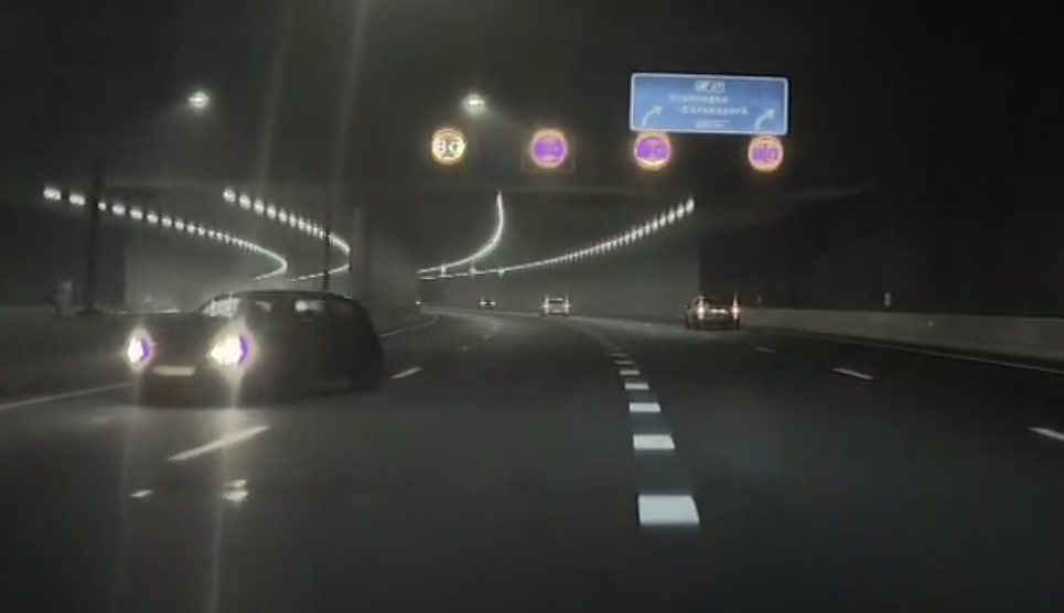 Video’s duiken op van spookrijder in verdiepte ligging