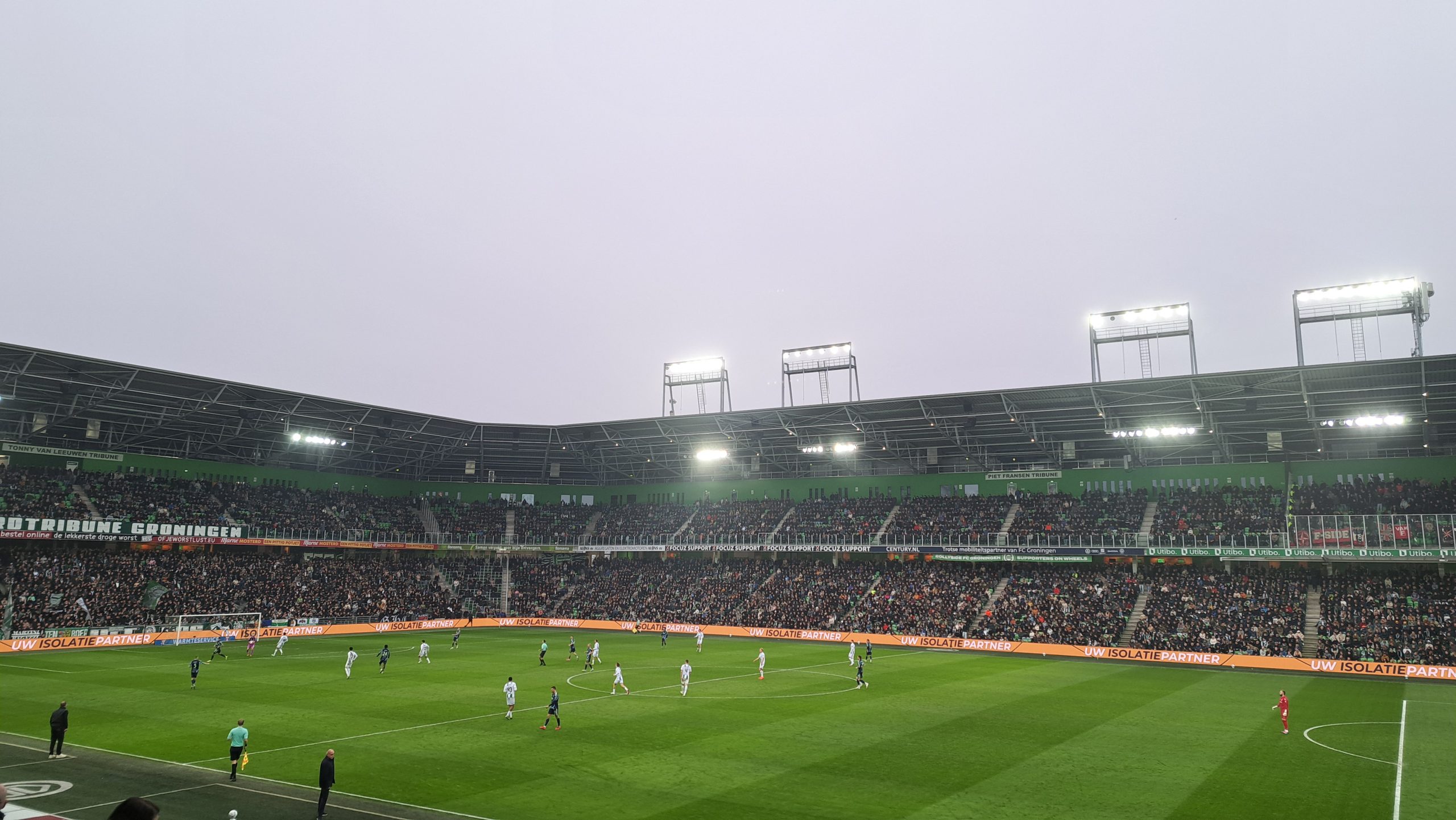 FC Groningen beëindigt reeks nederlagen met overwinning op Ajax