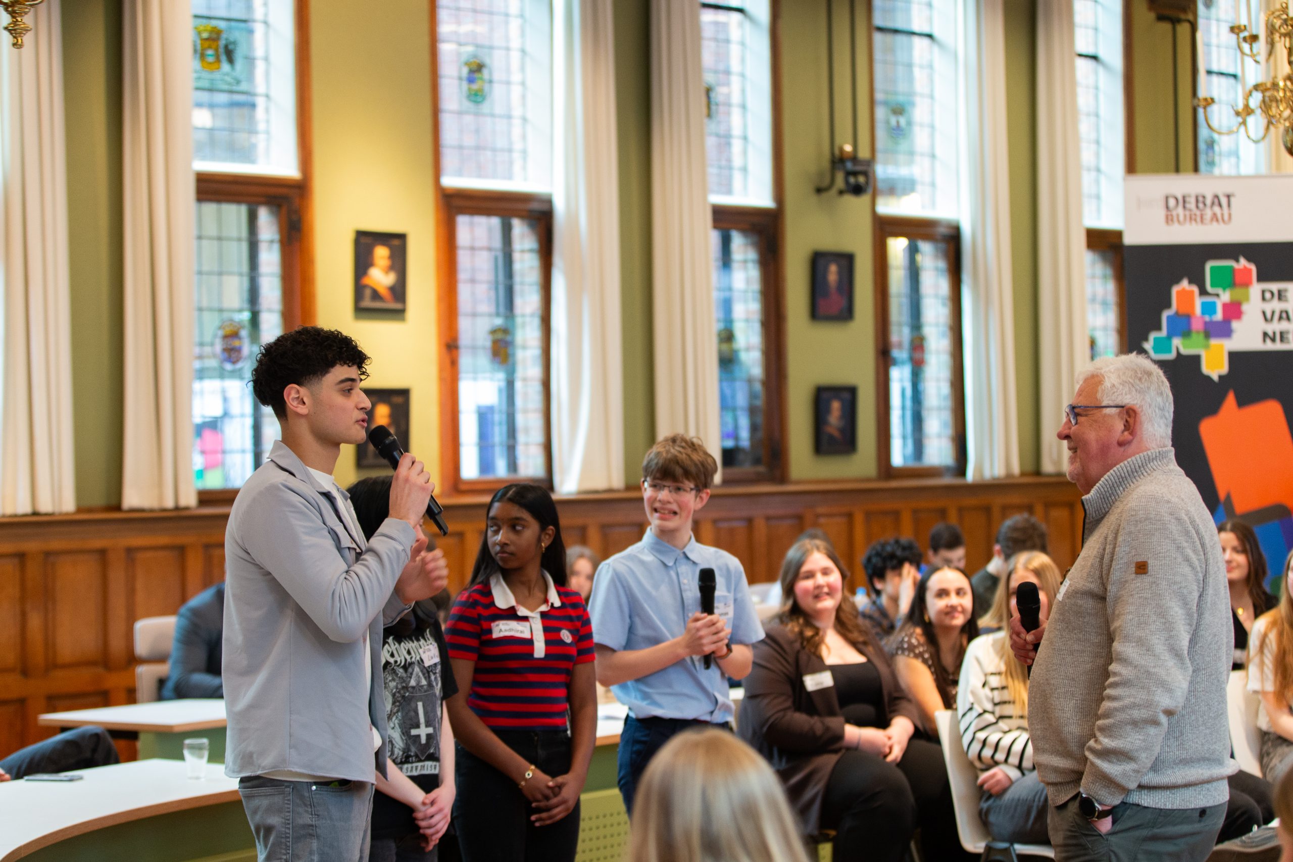 “Dat jongeren mee kunnen praten in de politiek is enorm belangrijk, maar dan wel op de juiste manier