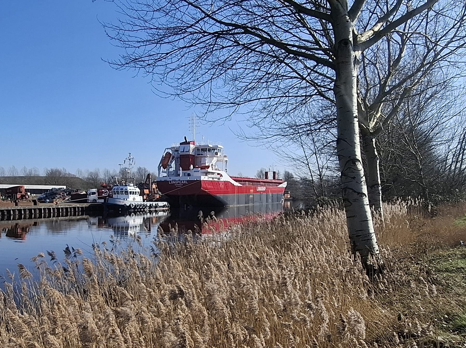 Net afgebouwd schip kan niet door Gideonbrug