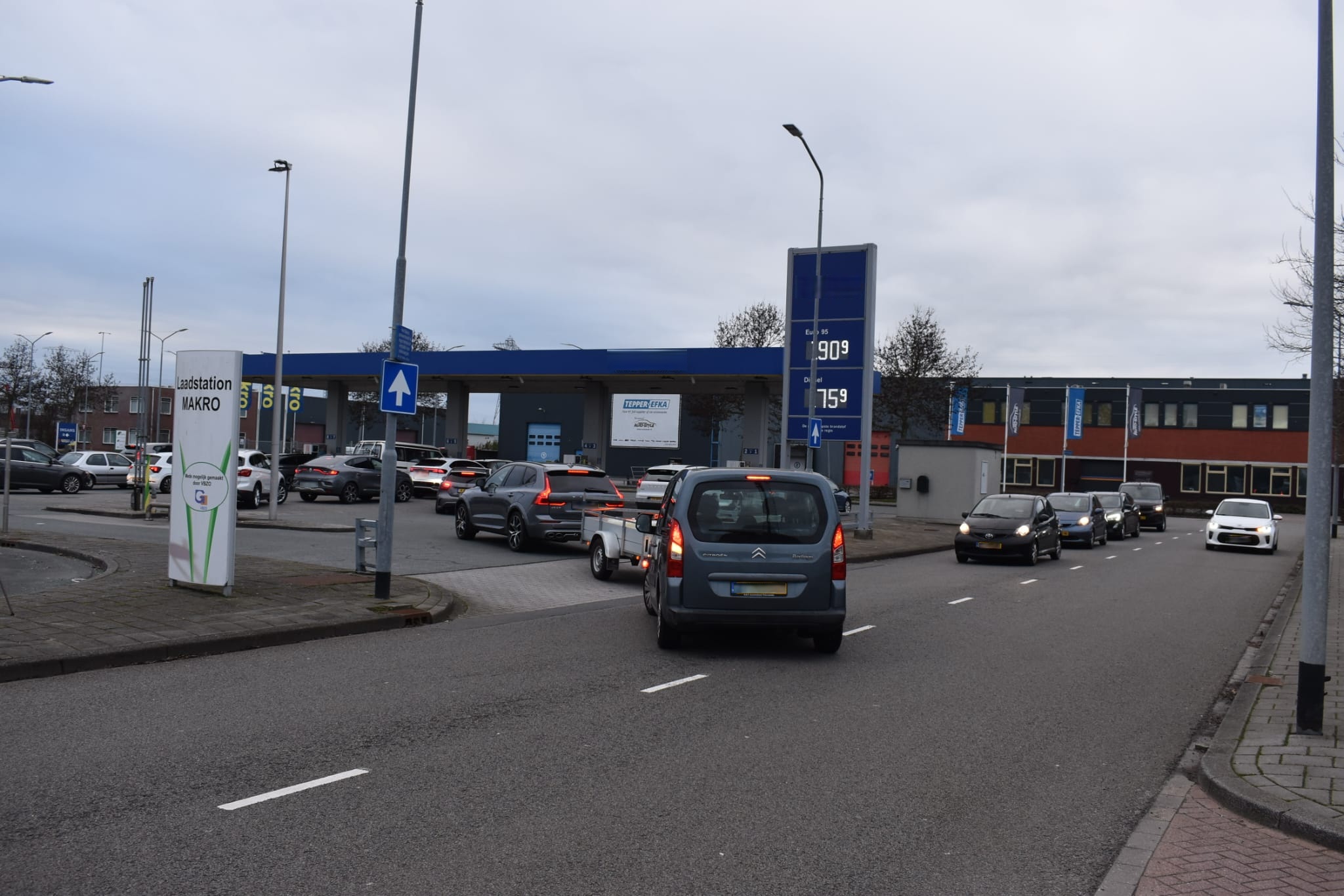 Escalatie in Midden-Oosten zorgt zondag voor drukte aan de pomp