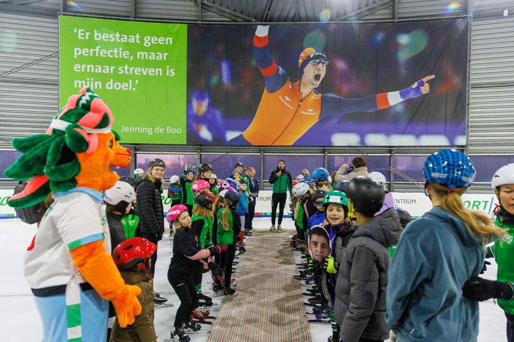 Levensgrote foto van De Boo onthuld op Kardinge: “Er bestaat geen perfectie, maar ernaar streven is 