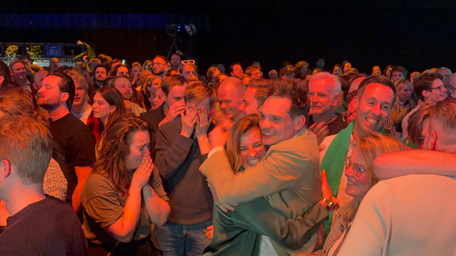 Veertig procent stemmen geteld: GroenLinks-PvdA slinkt maar blijft de grootste, oppositie en rechtse