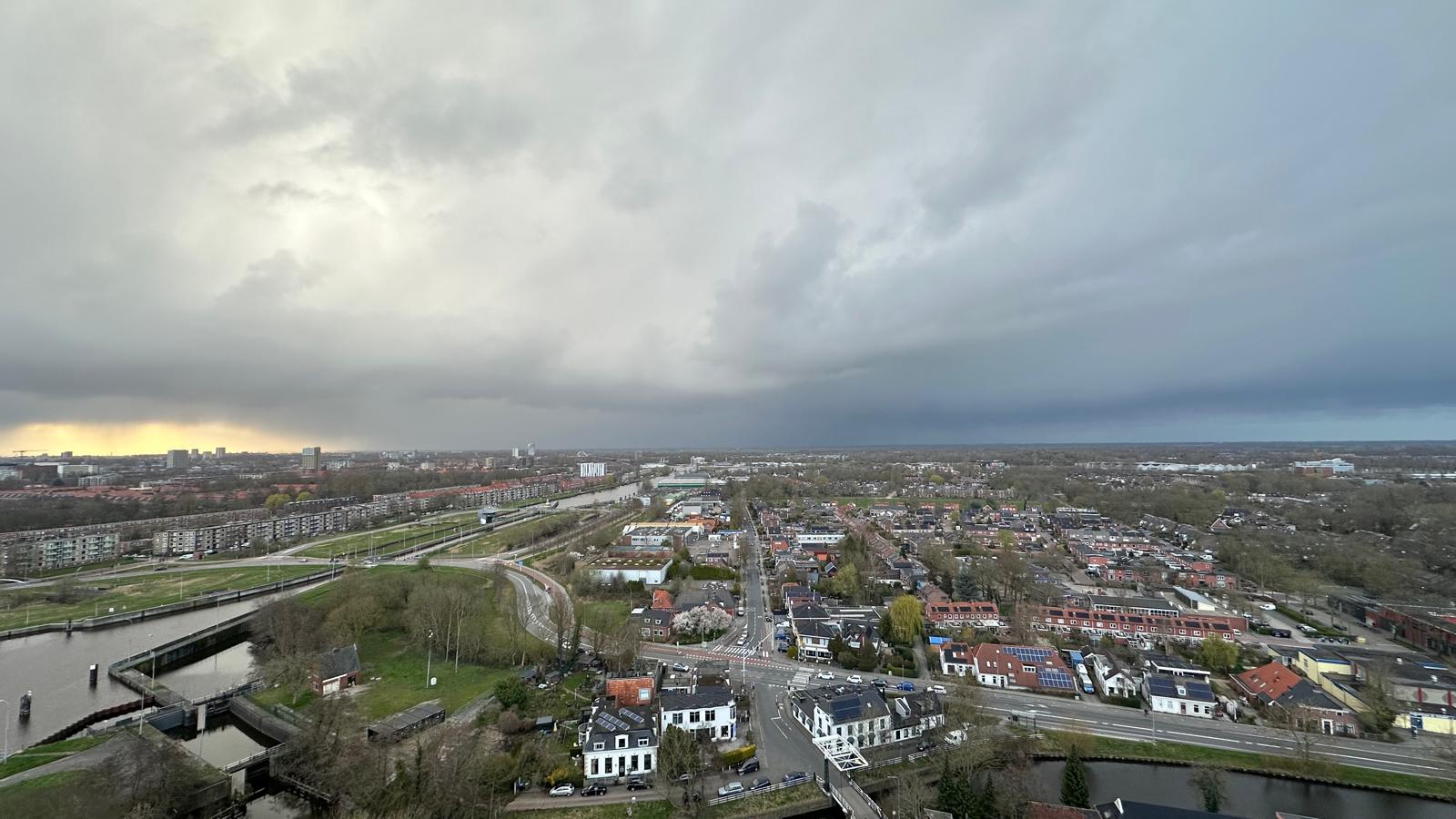 “Vrijdag ruimte voor de zon, in het weekend kans op een bui”