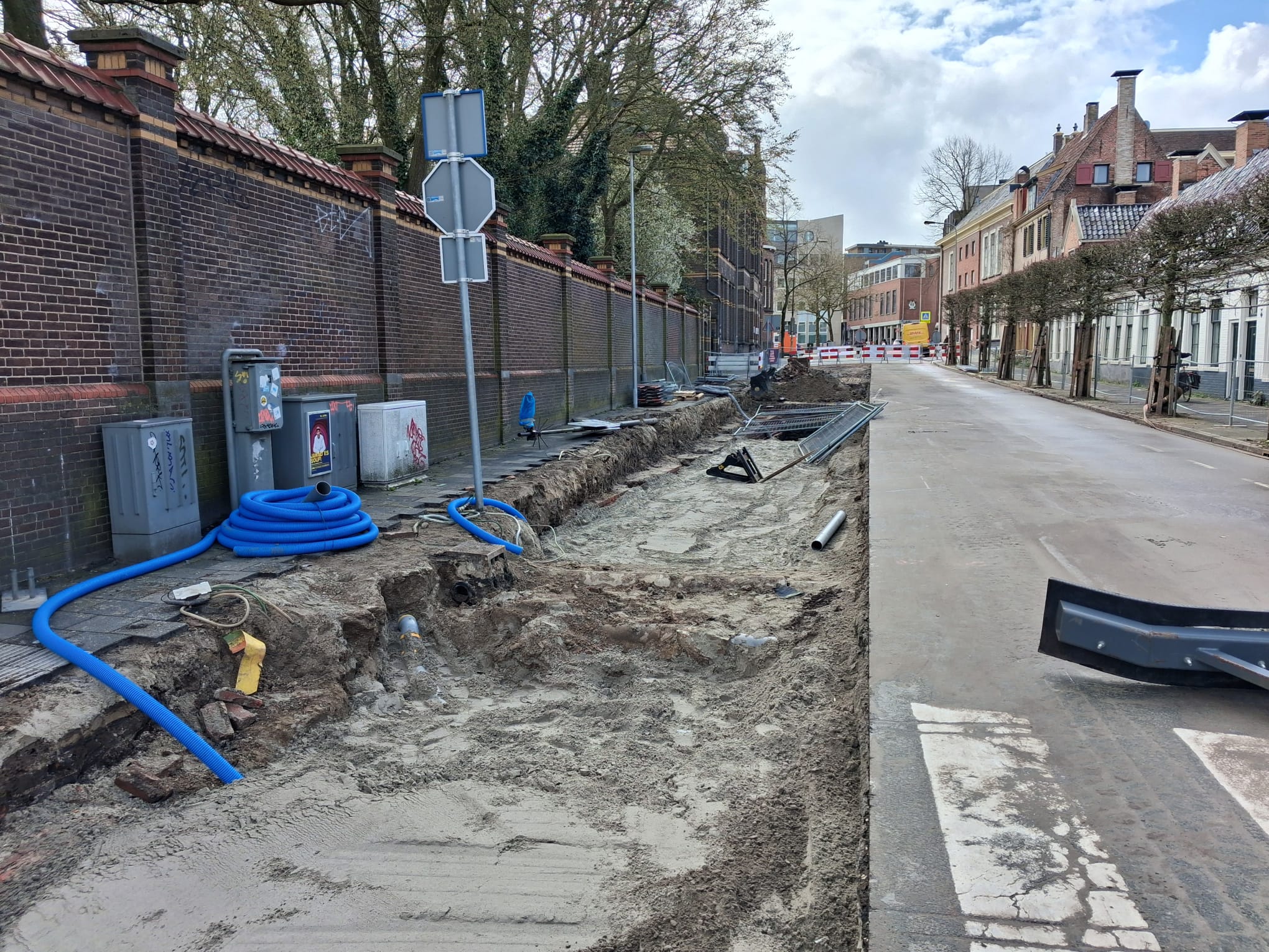 Muur uit 1627 aangetroffen onder Kattenhage