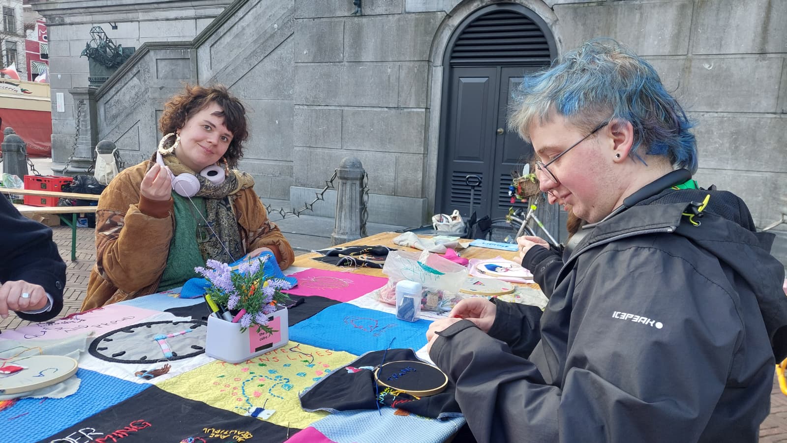 Kleurrijke Trans Day of Visibility op Grote Markt: “Aandacht is belangrijker dan ooit”