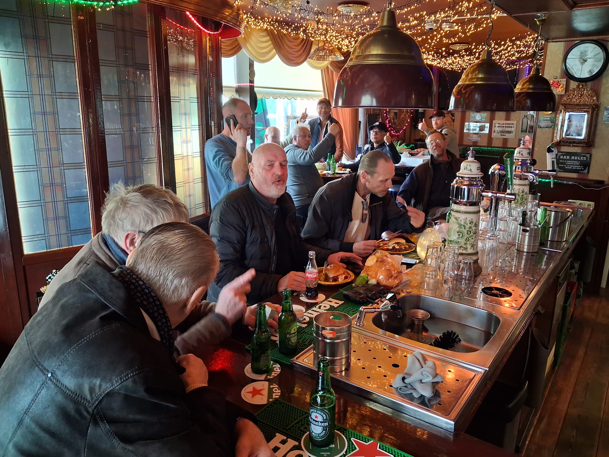 Vissen om de Arend Roggenbokaal: “Een eerbetoon met een lach en een traan”