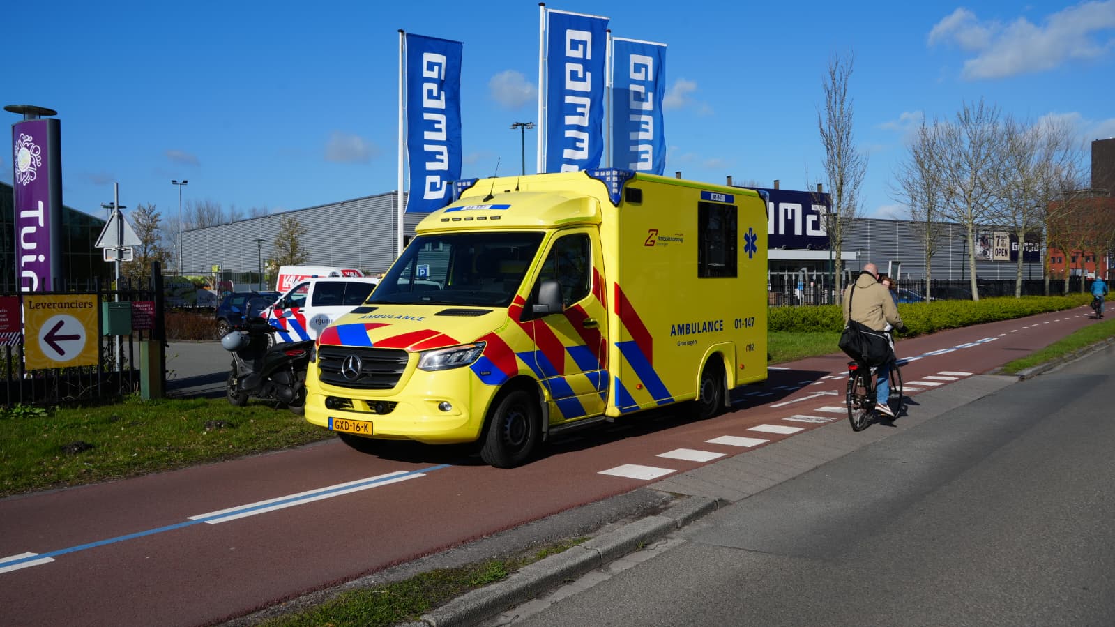 Fietser gewond bij aanrijding met automobilist op Peizerweg