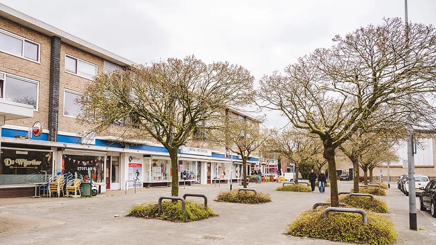 Plein aan Van Lenneplaan krijgt nieuwe bomen en meer groen