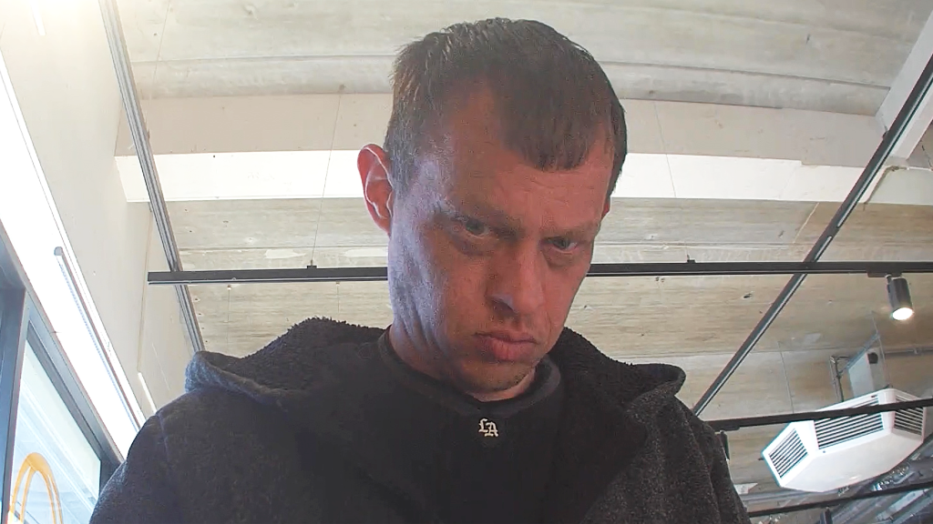 Politie start klopjacht naar voor zedenmisdrijven veroordeelde TBS’er in Groningen