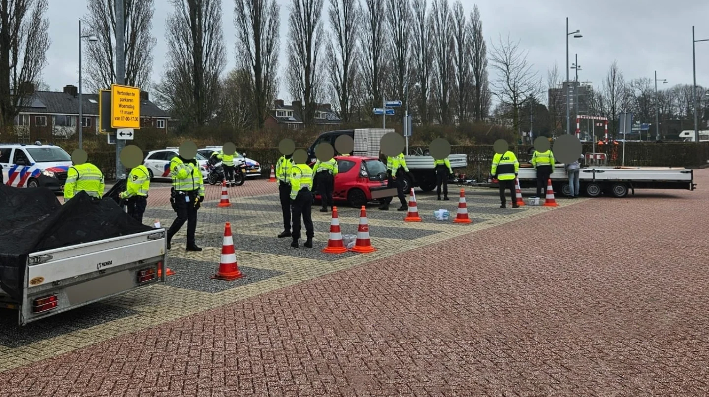 Agenten constateren veel fouten bij aanhangers tijdens verkeerscontrole op de P&R bij Haren