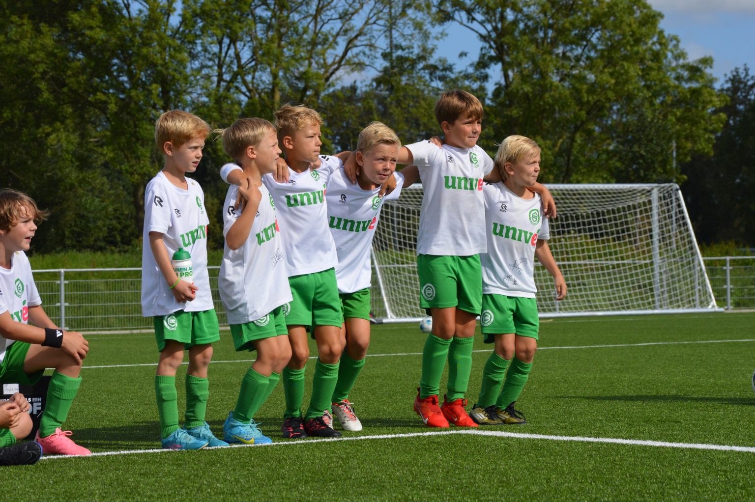 FC Groningen geeft tijdens herfstvakantie training aan kinderen