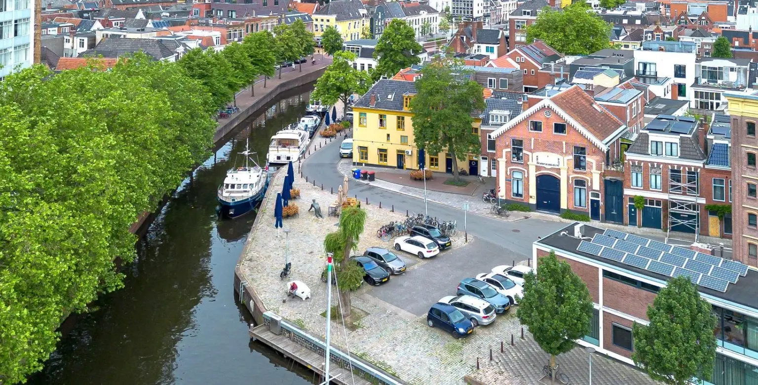 Plannen in de maak voor nieuwe brug voor fietsers en voetgangers tussen Oosterkade en Winschoterkade