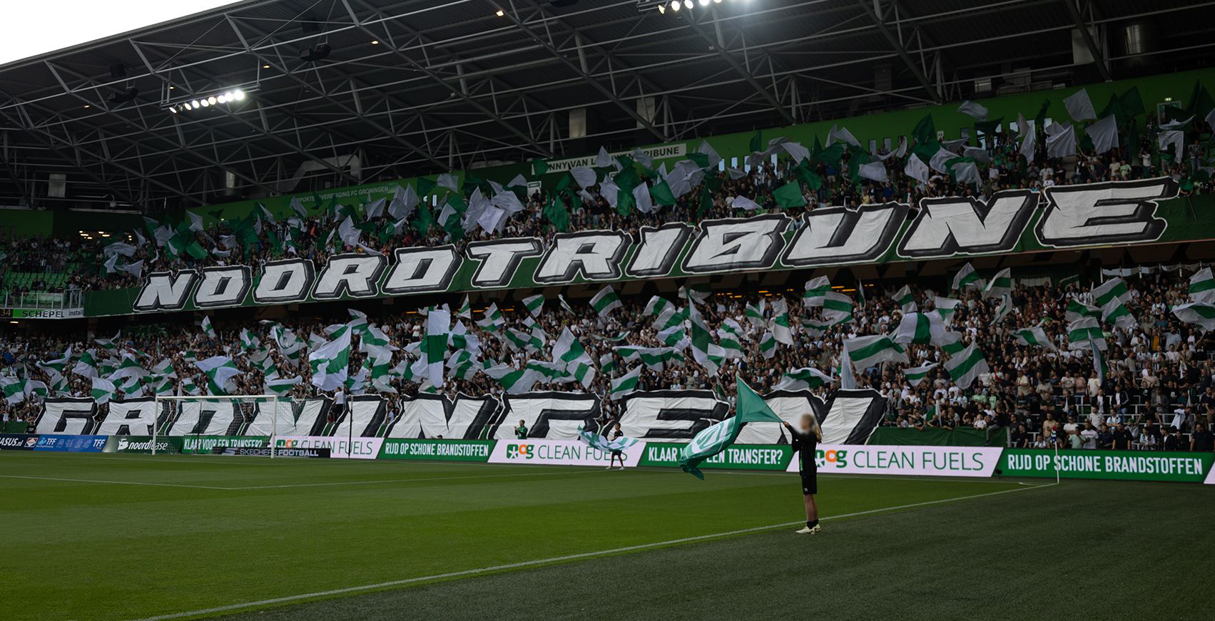 Noordtribune protesteert tegen LED-boarding : ‘Deze plek verdient bescherming en respect’