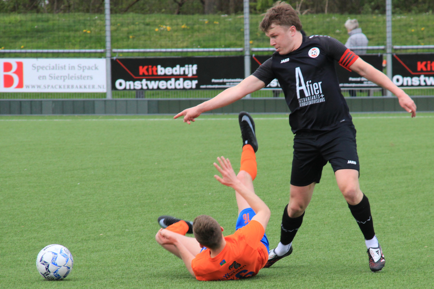 Vierde divisie: Donkere wolken boven PKC’83 worden pikzwart na nederlaag tegen HZVV