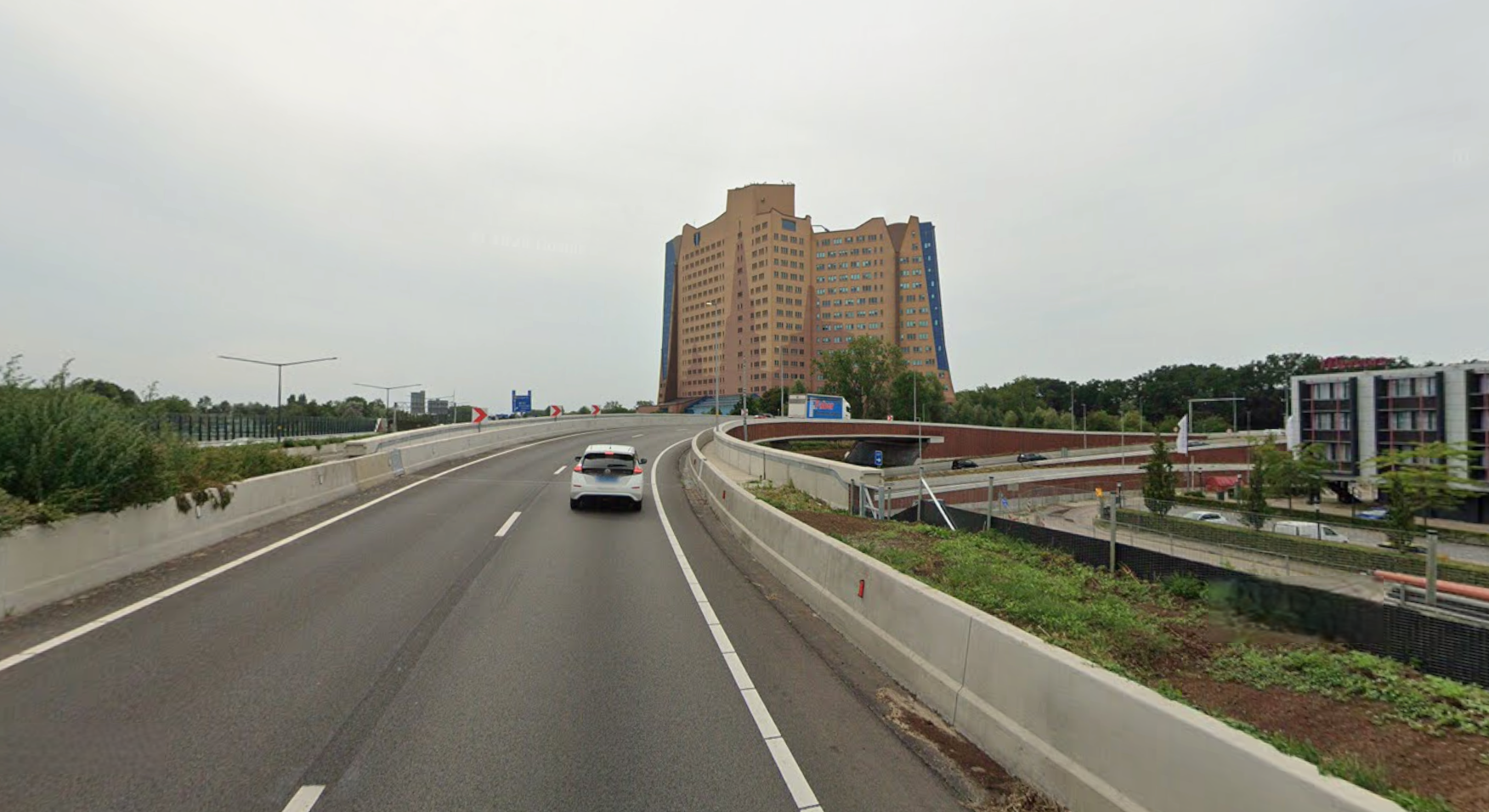 Te hoge snelheid oorzaak ongelukken in ‘Mario Kart-bocht’: provincie neemt extra maatregelen