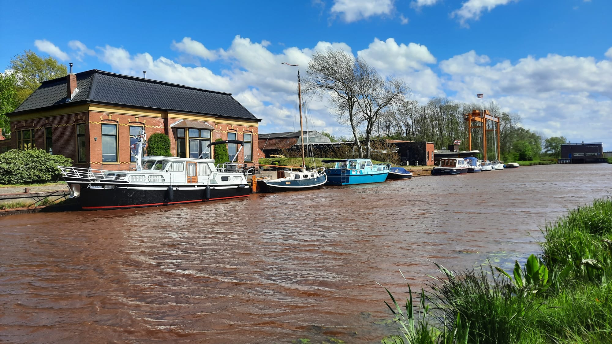 Duits echtpaar slaapt in boot op scheepswerf in Woudbloem door vreemde situatie rond Slochtersluis: 