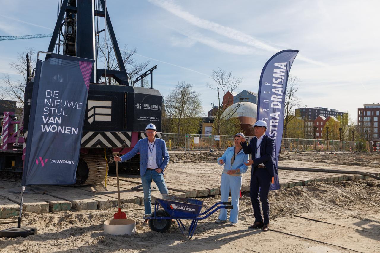 Bouw nieuw wooncomplex aan Oosterhamrikkade officieel van start