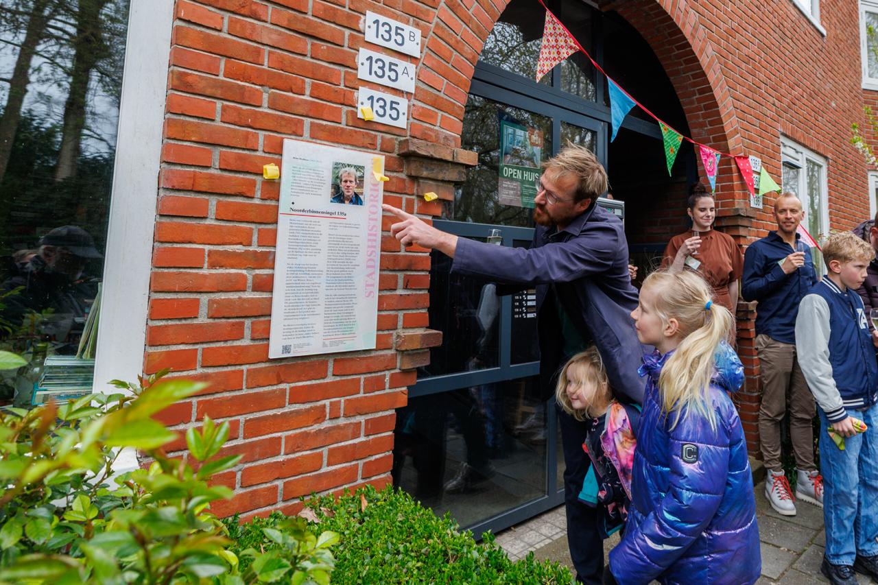 Woning van Beno Hofman heropent als ‘Bie Beno’: Slapen in de sfeer van de jaren vijftig