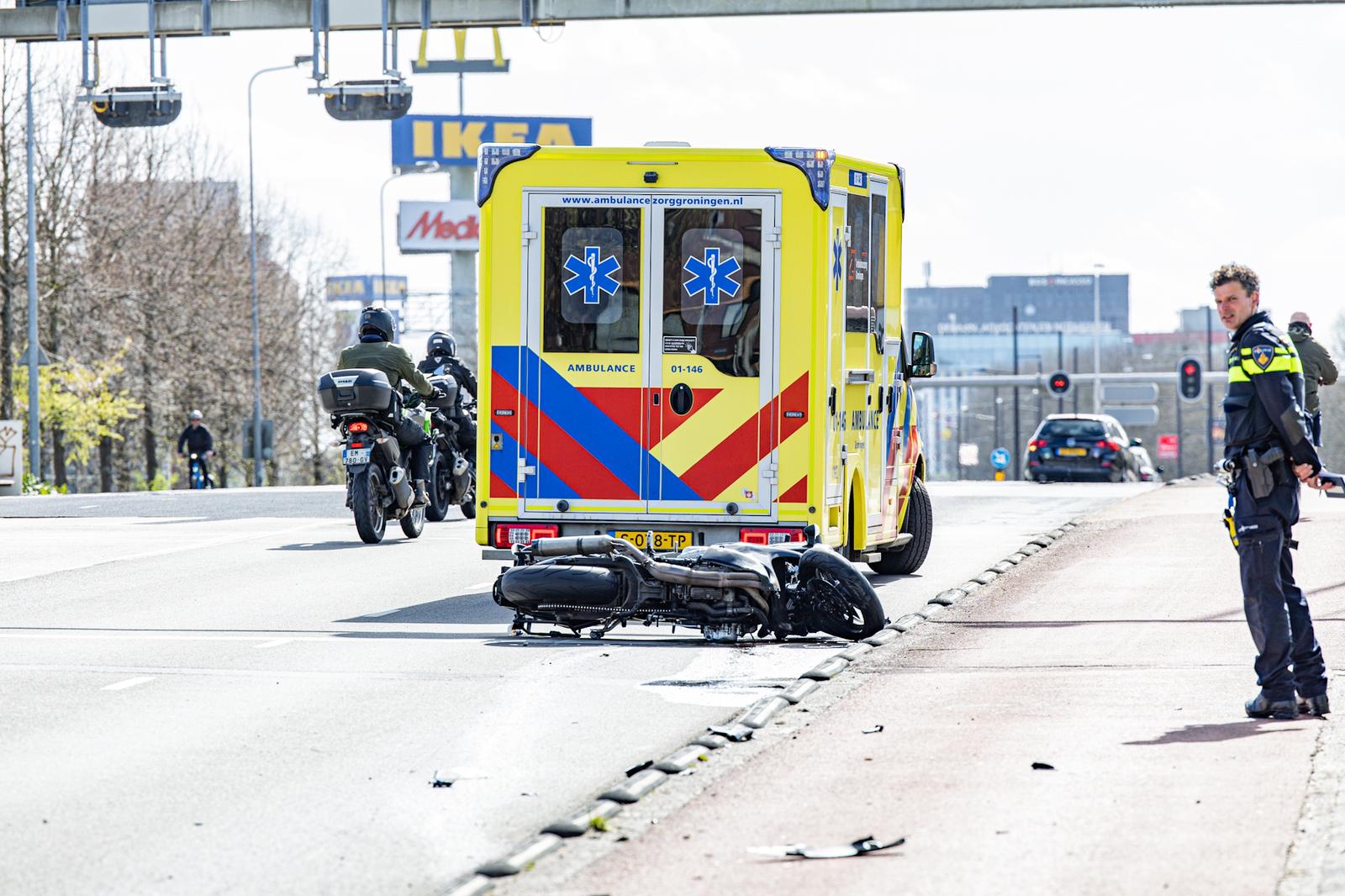Motorrijder gewond bij verkeersongeluk op Oosterhavenbrug