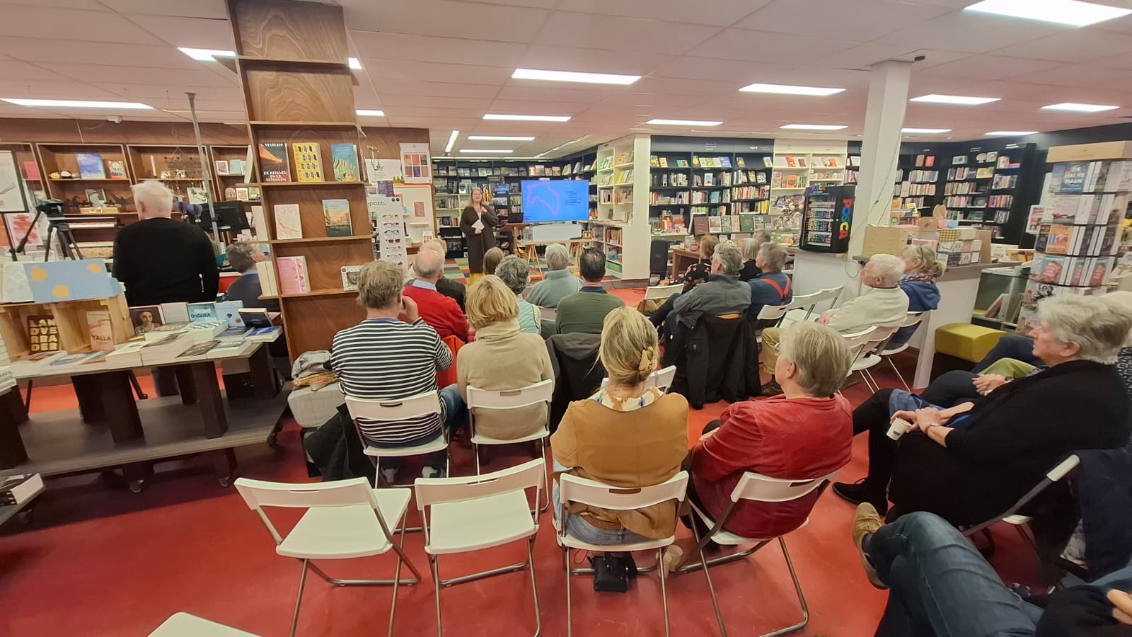 Kalendercafé in Haren brengt Groninger Scheurkalender tot leven: “Dit succes had ik nooit durven dro