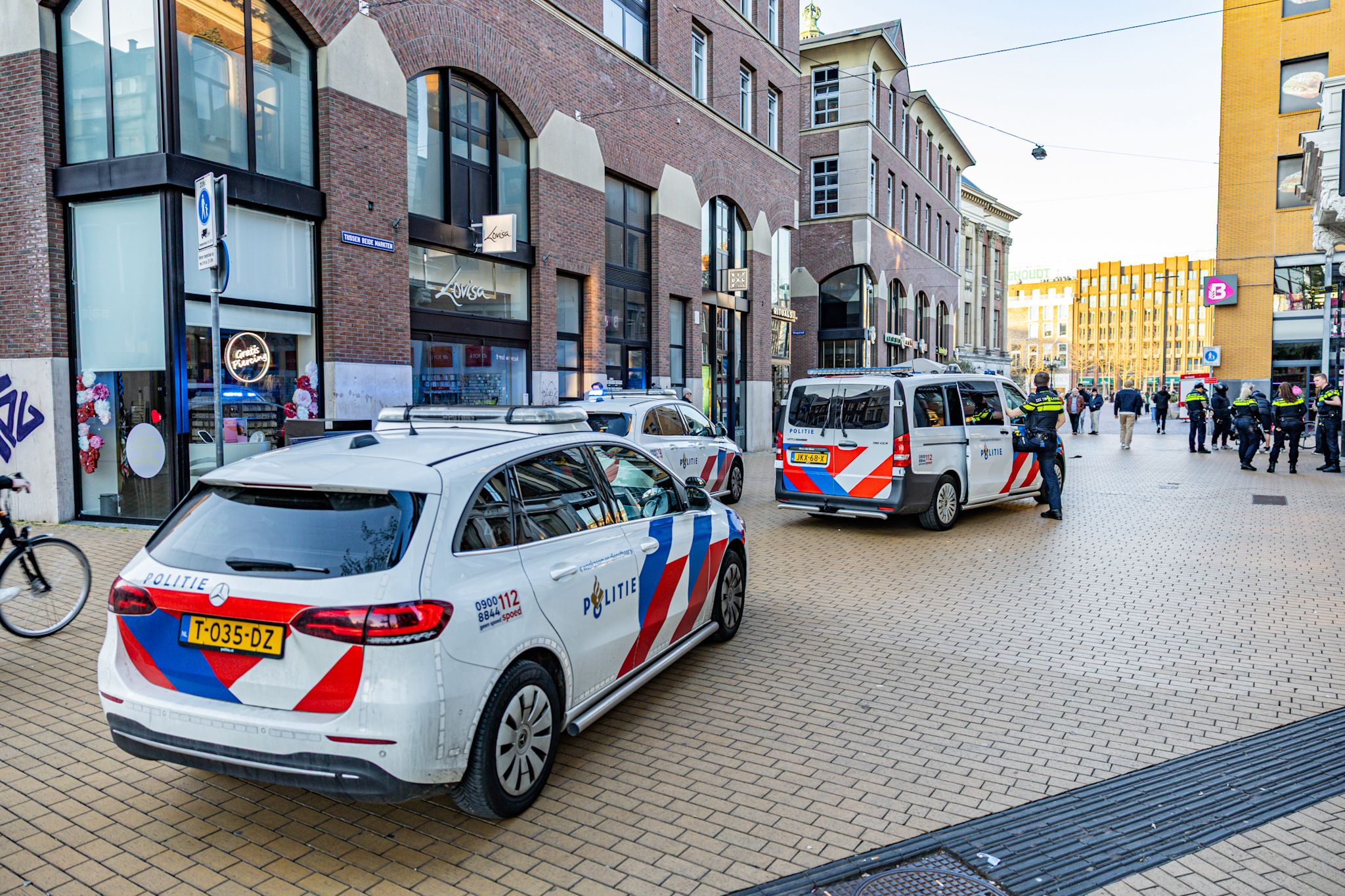 Persoon gewond bij steekpartij Tussen Beide Markten, verdachte aangehouden