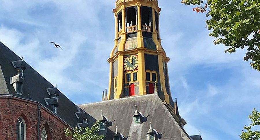 Klok op Akerk heeft kuren, gemeente hoopt dat storing vrijdag is opgelost