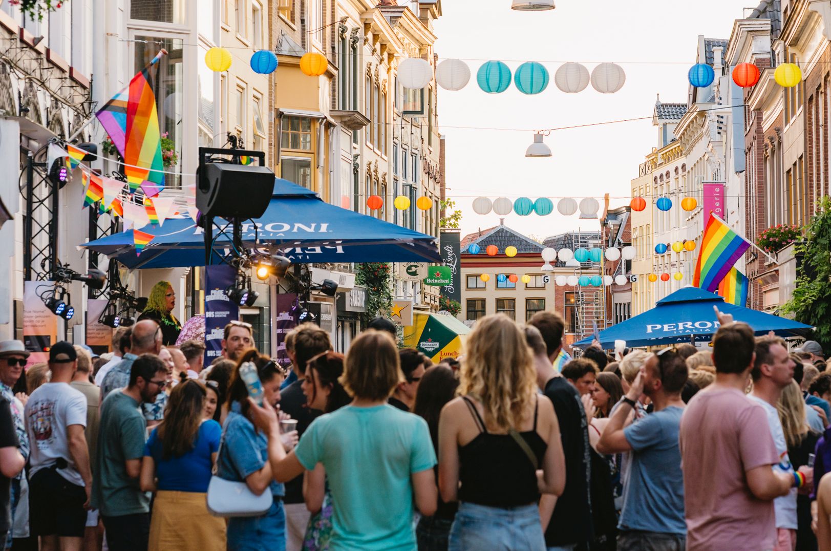 Pride Groningen verhuist streetpride in Zwanestraat naar ‘Pride Plein’ op Grote Markt voor vijfde ed
