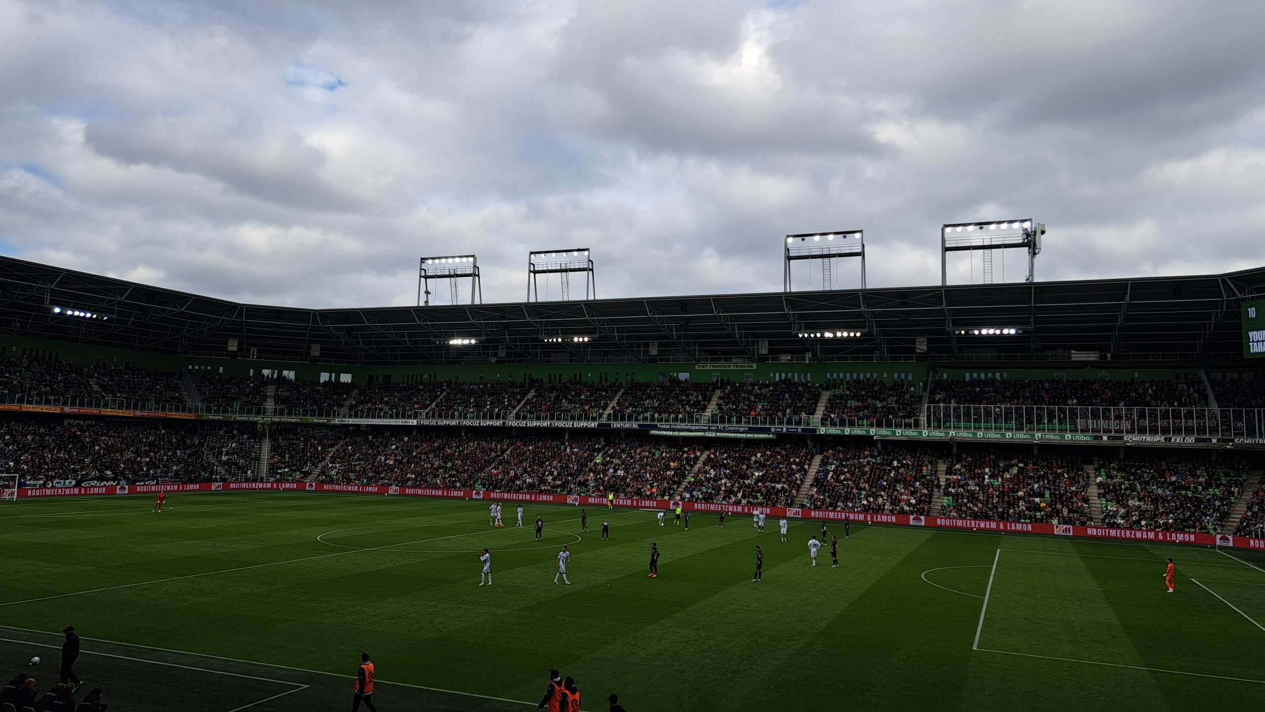 FC Groningen zet reuzenstap richting play-offs Europees voetbal met overwinning op NEC