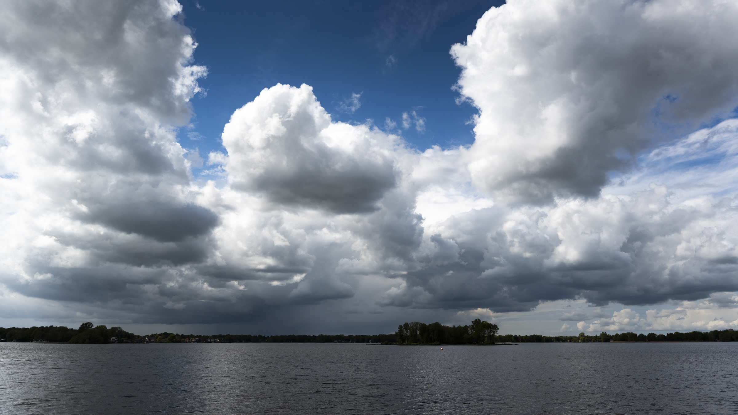 Weekend nog wisselvallig, in de loop van de week meer zon en oplopende temperaturen