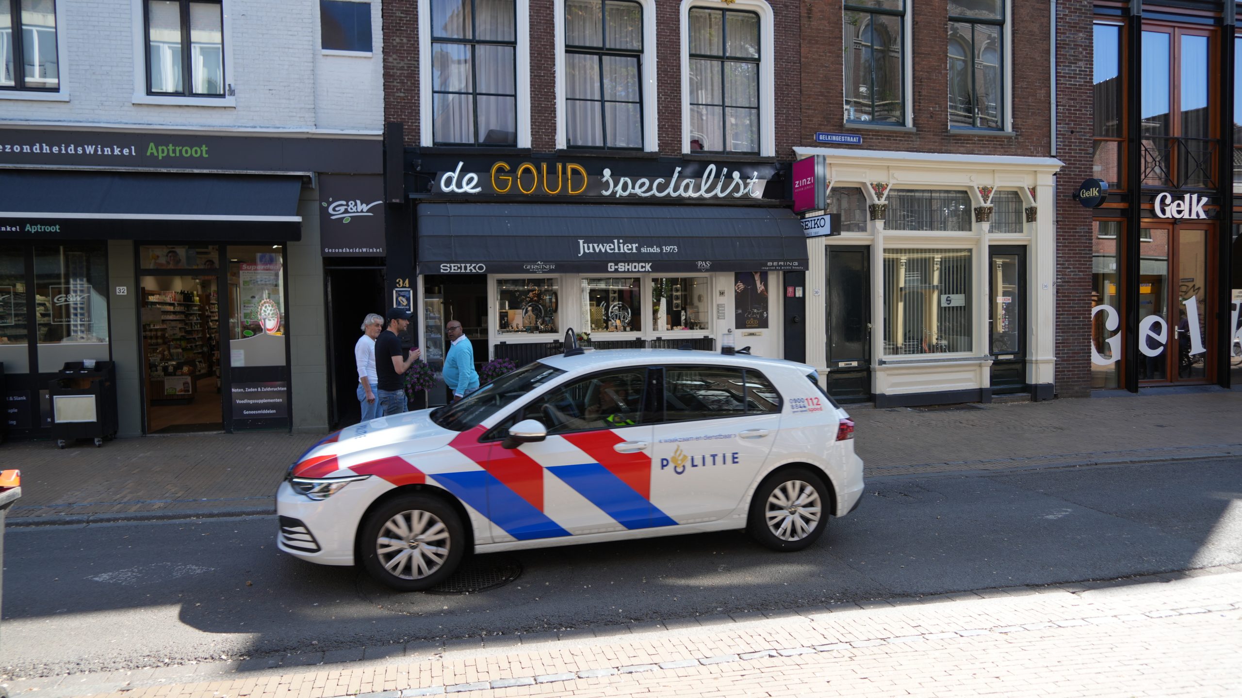 Overval op juwelier aan Gelkingestraat; één verdachte aangehouden, andere overvallers nog voortvluch