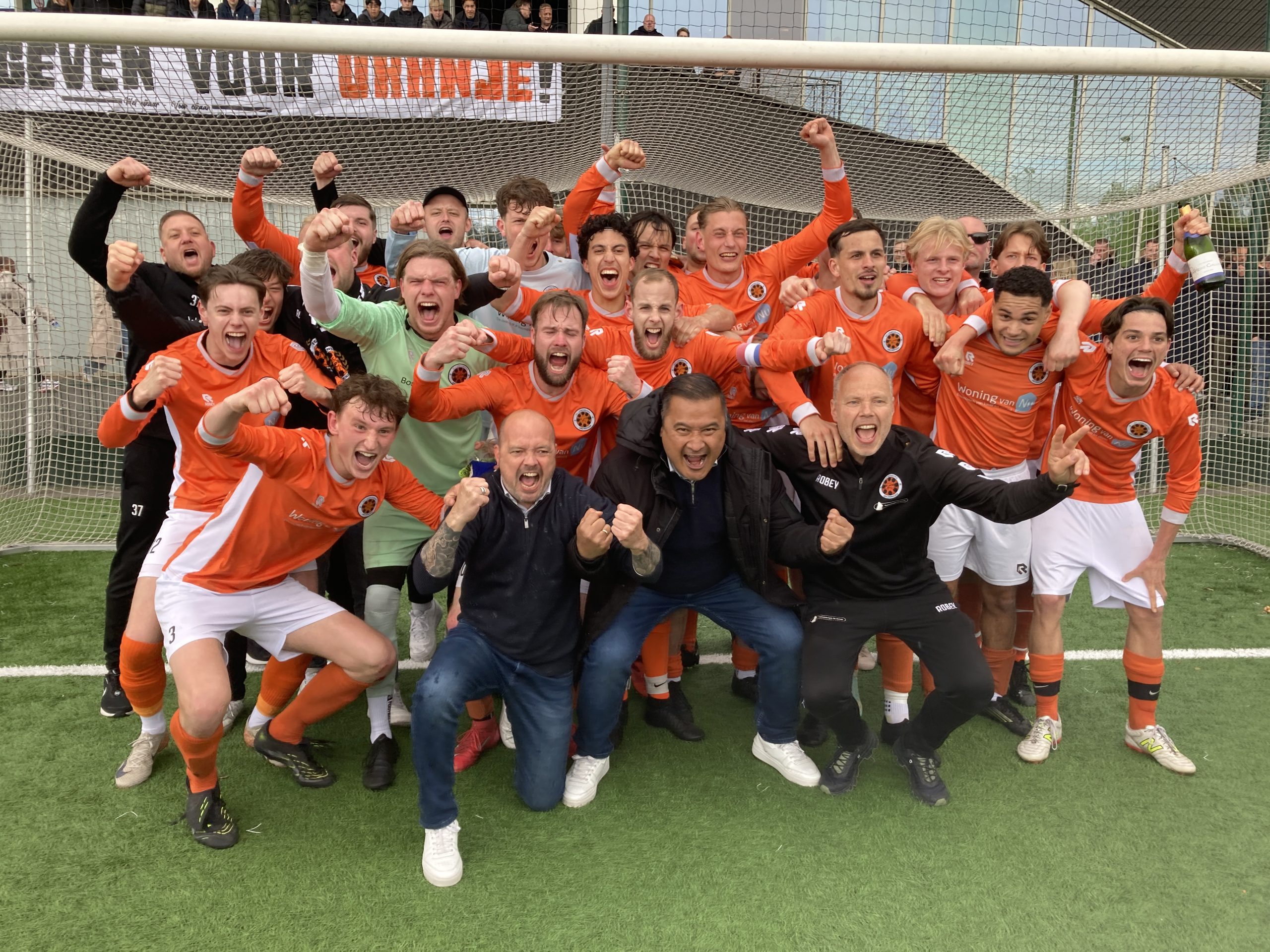 FC Lewenborg kampioen na zege in stadsderby